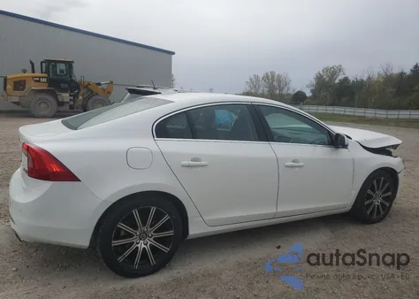 2017 Volvo S60 Platinum z USA, uszkodzony, nr VIN LYV402TM3HB141168